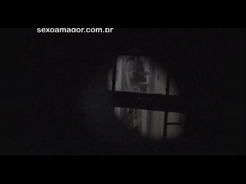 ❤️ Blondie hè videoregistrata in segretu da un voyeur di u quartieru nascostu daretu à i mattoni cavi ❤️ Super porn à co.tukifporno.ru ️❤